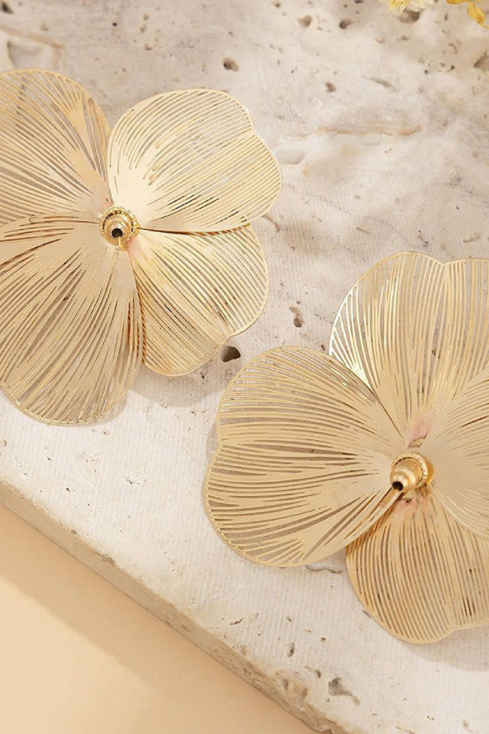 Fleuré Pearl Bloom Statement Earrings