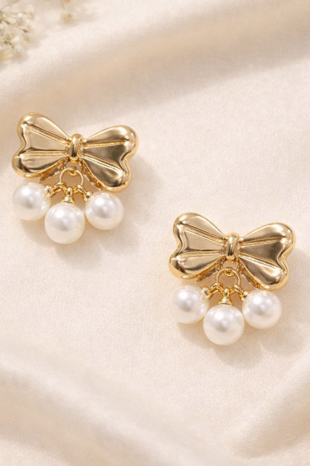 Pearl Kiss Bow Drops
