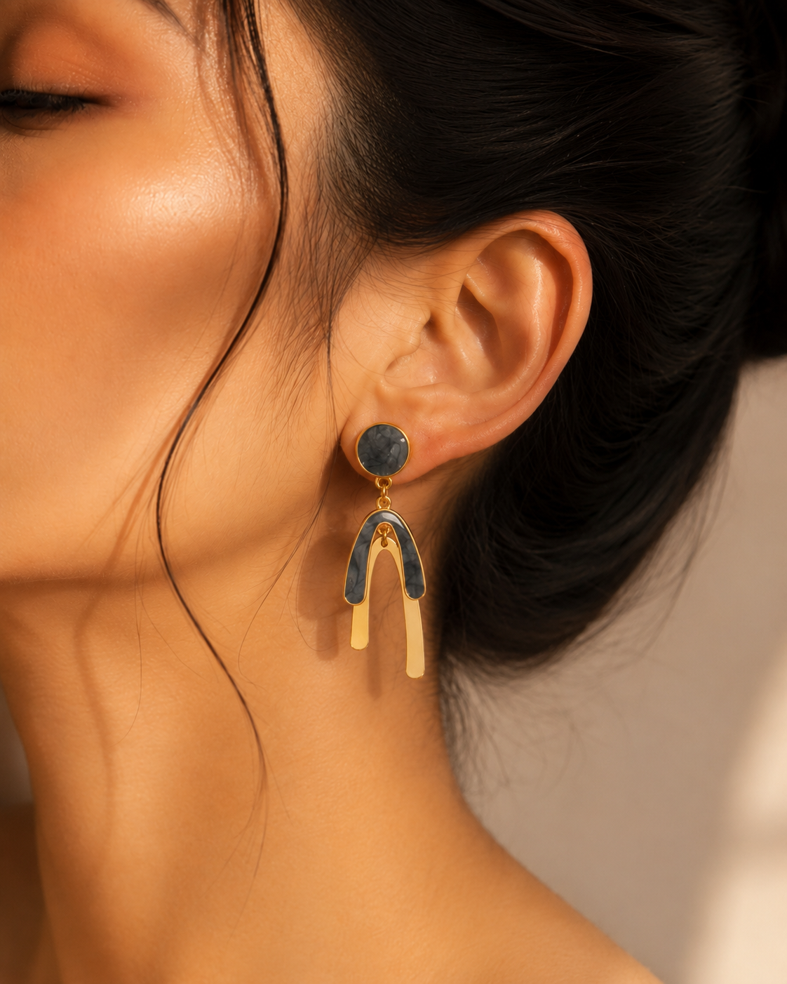 Midnight Muse Dangle Earring